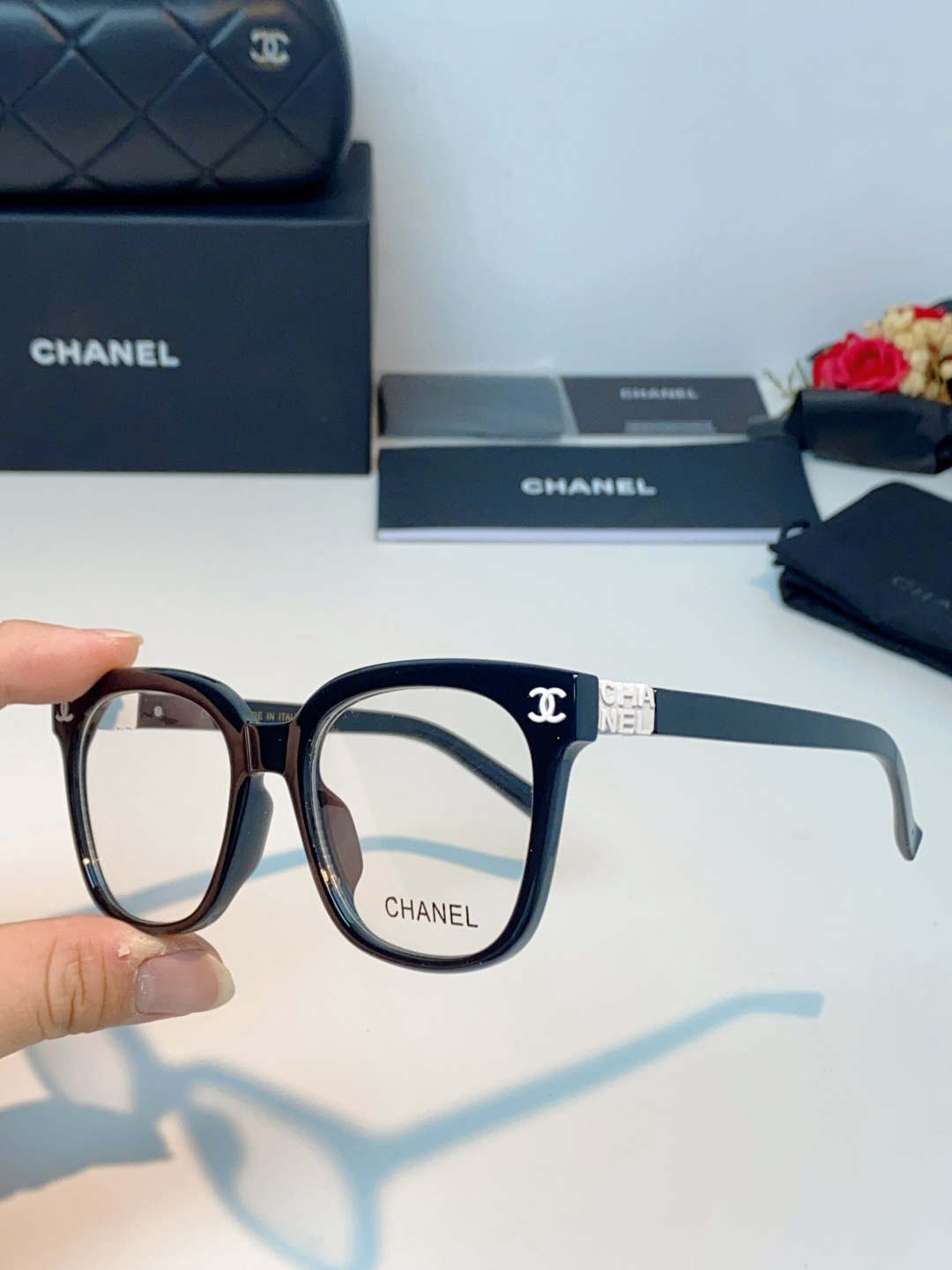 【新作到着】Chanel ハイセンスデザインサングラス「遮光レンズ搭載」