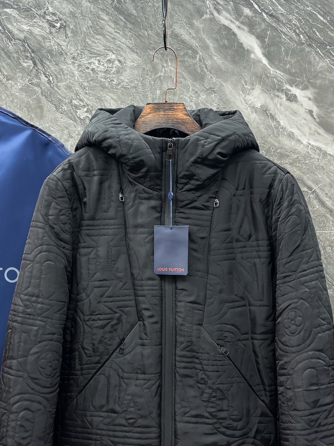 ルイ・ヴィトン「Louis Vuitton」秋冬フード付きダウンジャケット