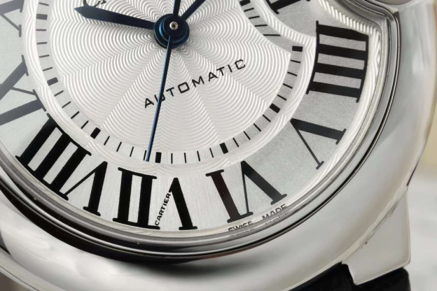 カルティエ［Cartier］バロン ブルー ド カルティエ 自動巻き腕時計 33mm