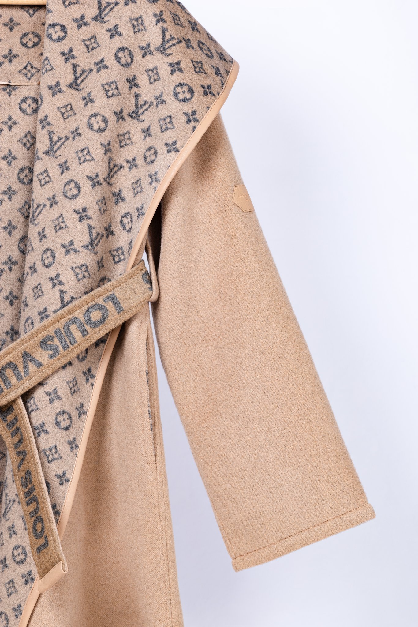 ルイ・ヴィトン「Louis Vuitton」秋冬 レディース ワップルフードロングコート