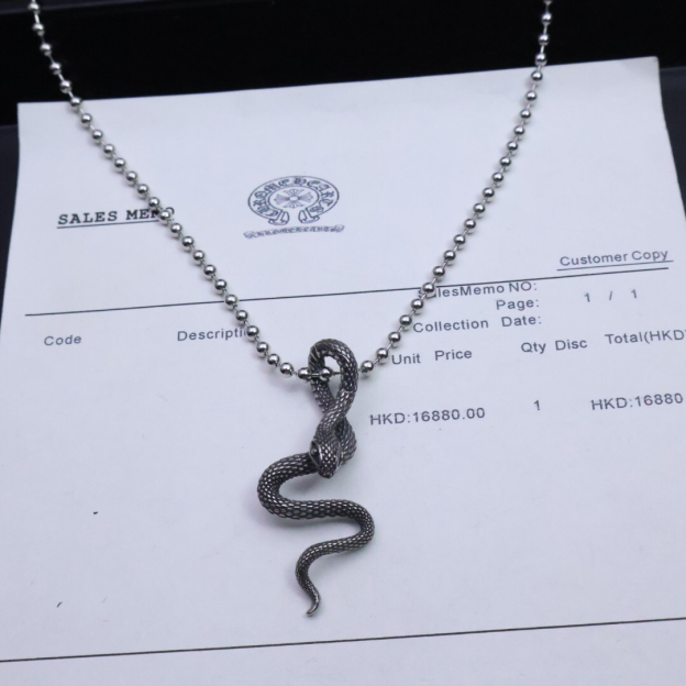 クロムハーツ「Chrome Hearts」のクラシックネックレス - 日常に上品なアクセントを添えるユニセックスモデル