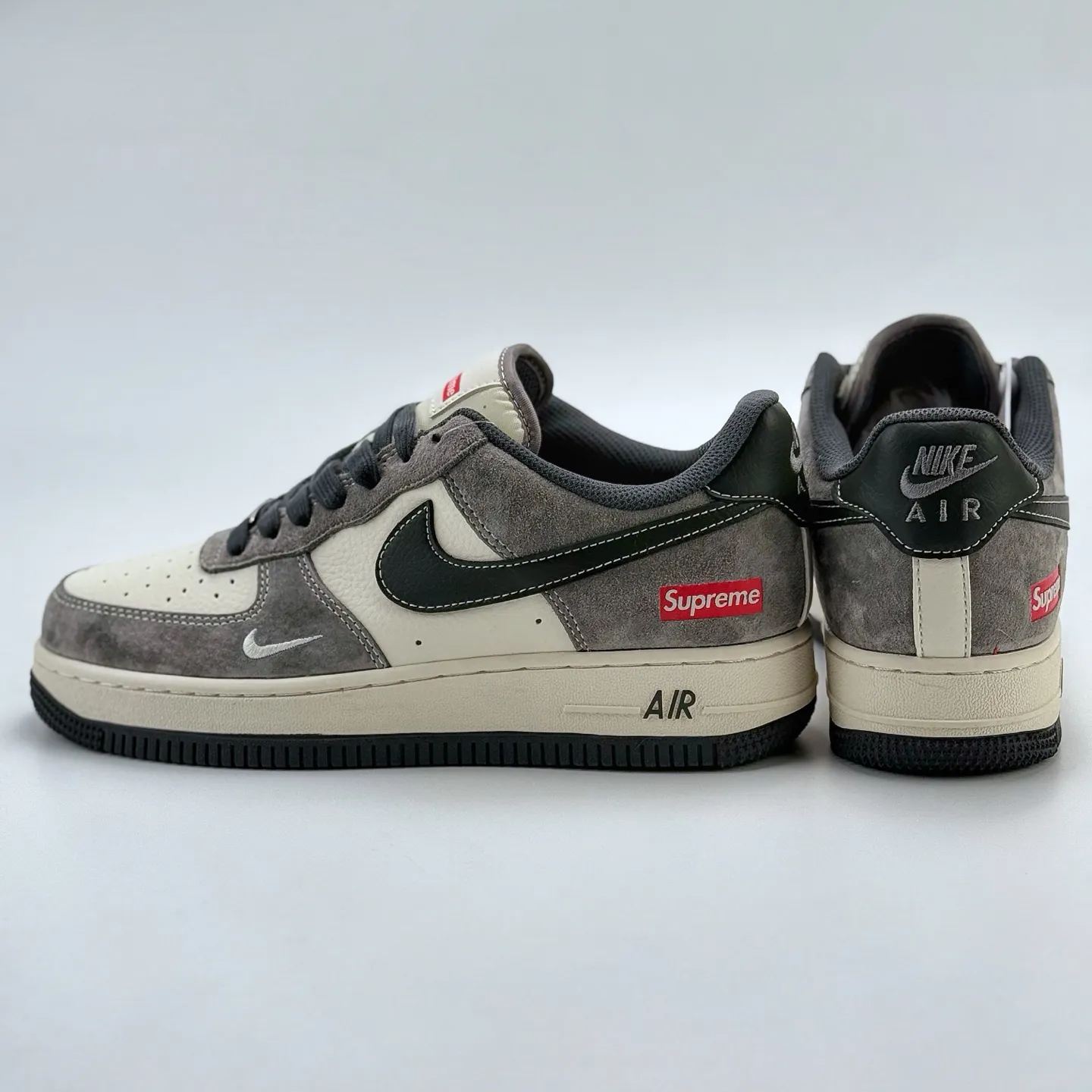 「コラボモデル」Supreme × Nike Air Force 1 Low スニーカー
