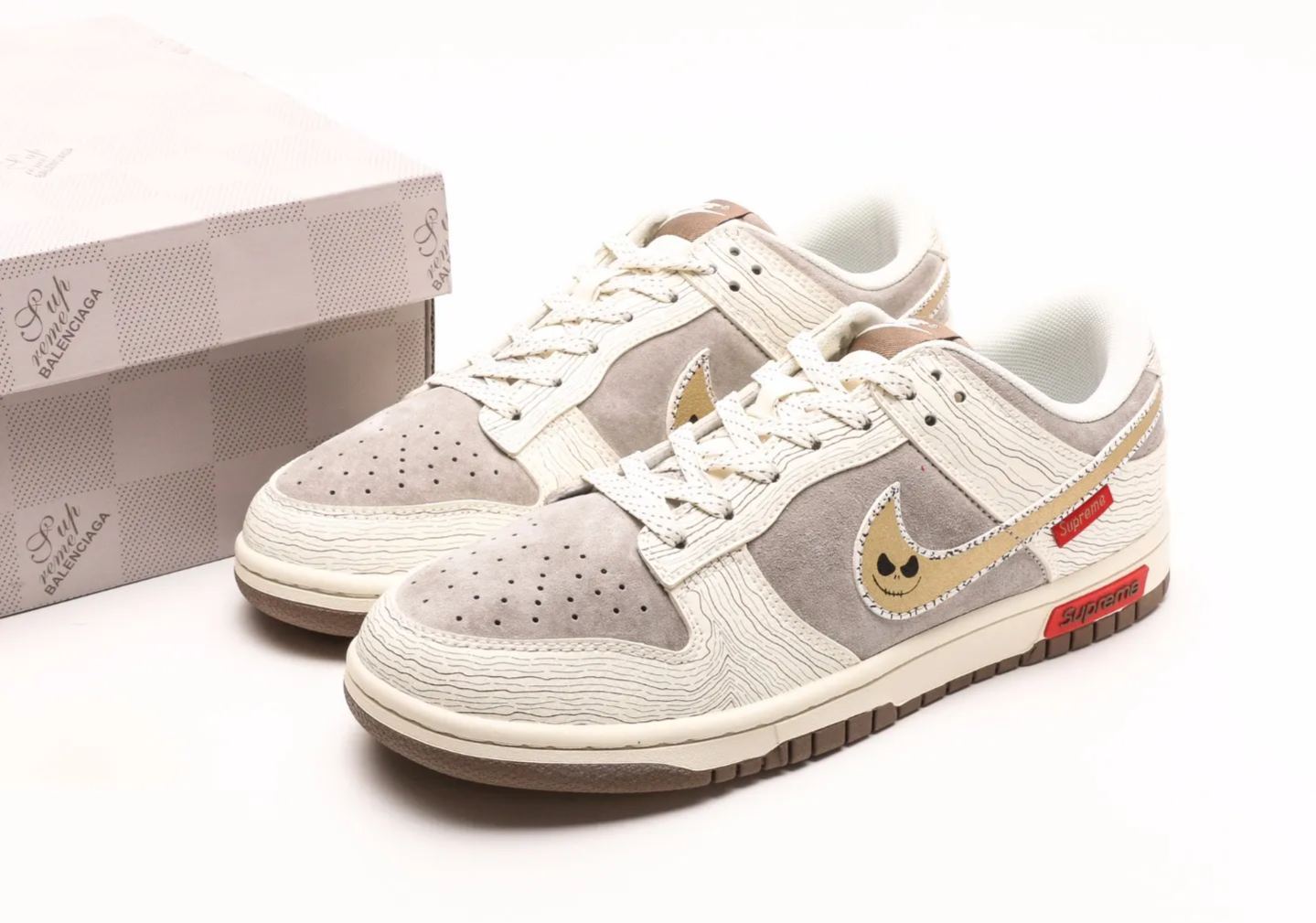 「コラボモデル」Supreme x Nike SB Dunk Low スニーカー