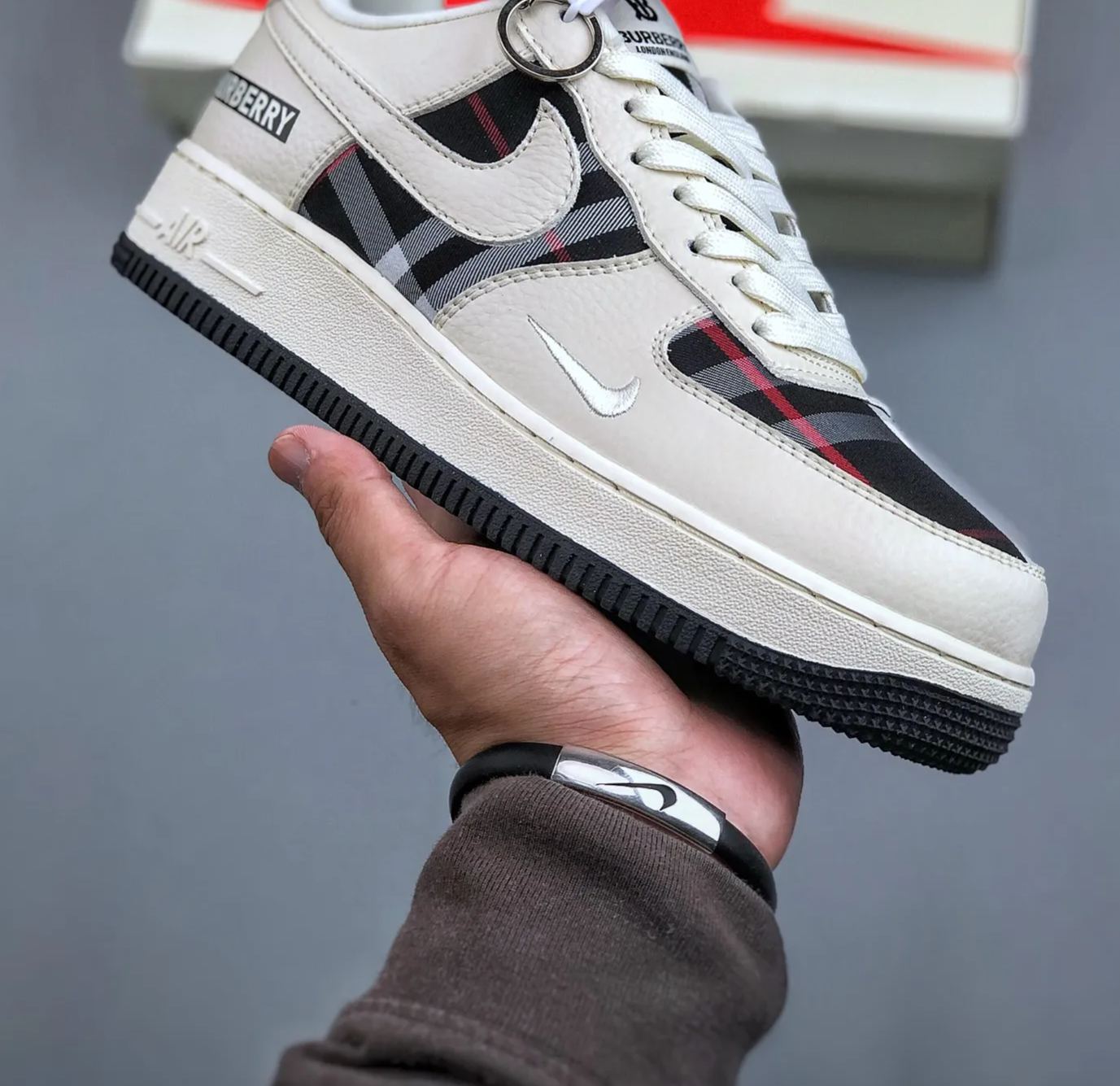 「コラボモデル」Burberry x Nike