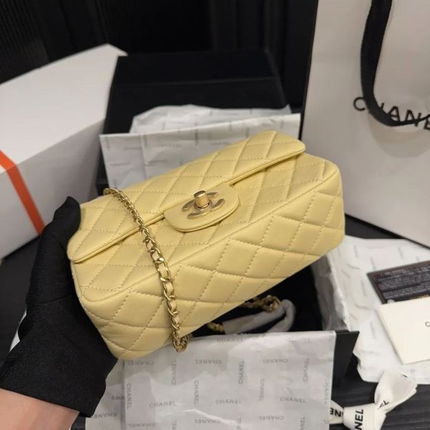 シャネル「Chanel」