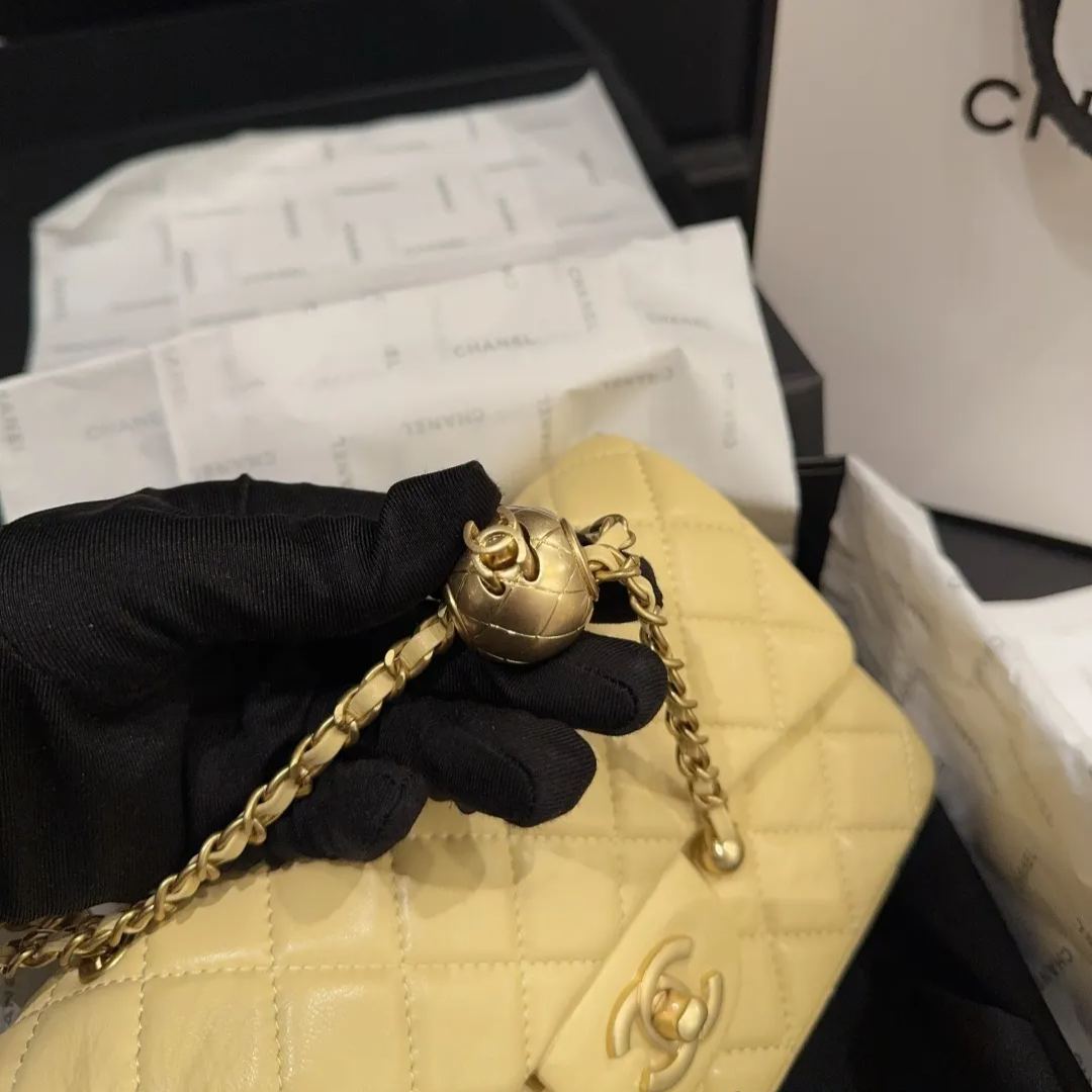 シャネル「Chanel」