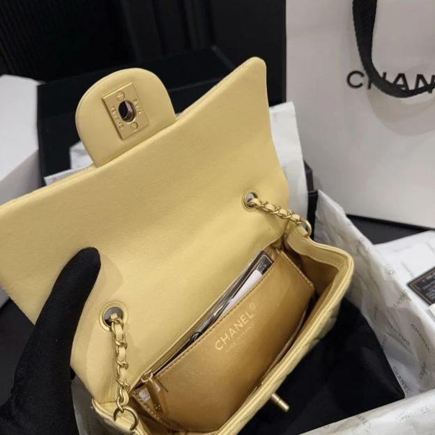 シャネル「Chanel」