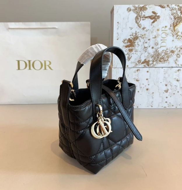 ディオール「Dior」