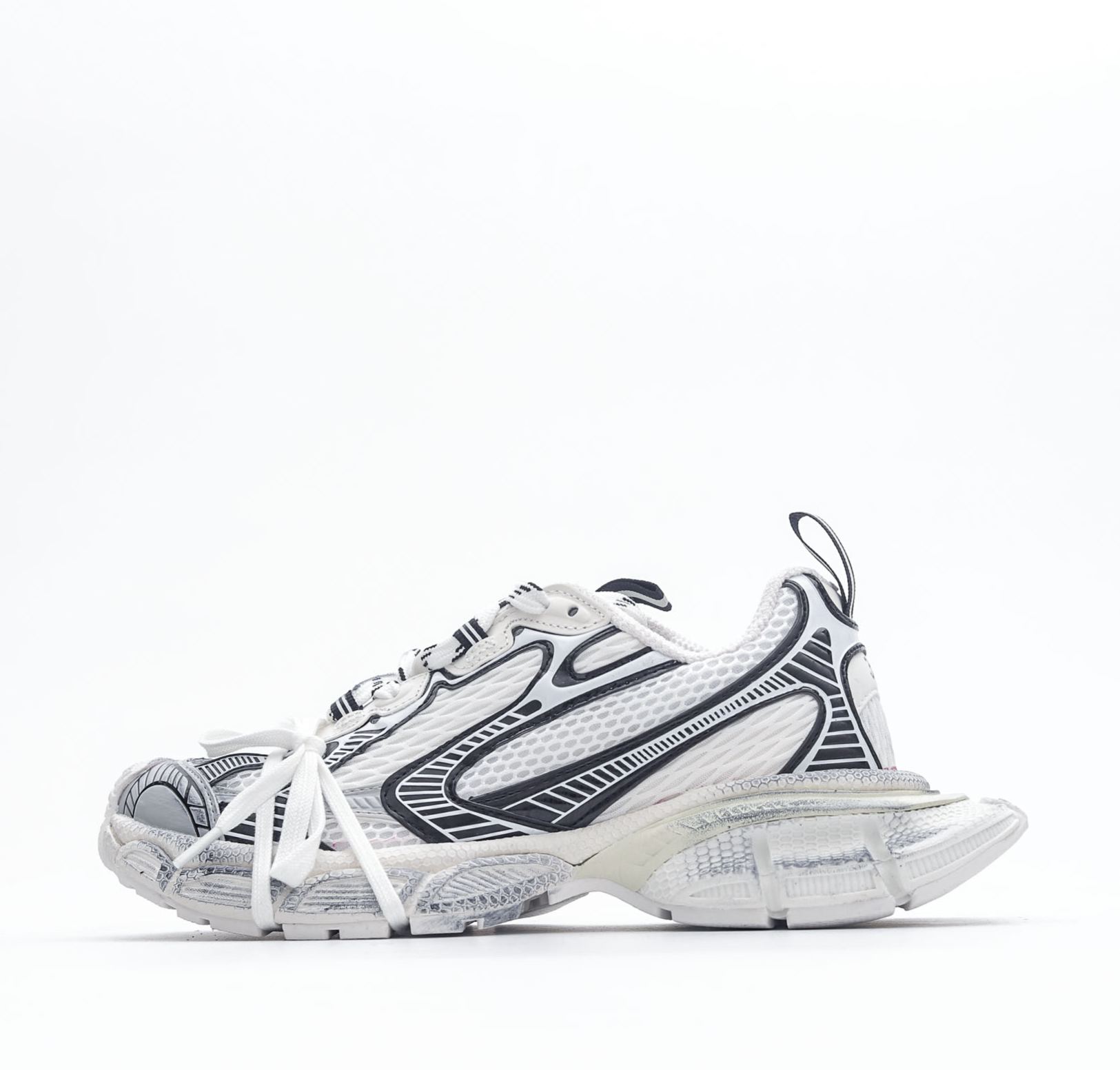 バレンシアガ「Balenciaga」