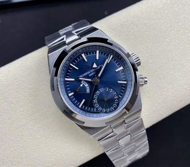 ヴァシュロン コンスタンタン「Vacheron Constantin」オーヴァーシーズ デュアルタイム7900V/110A-B334