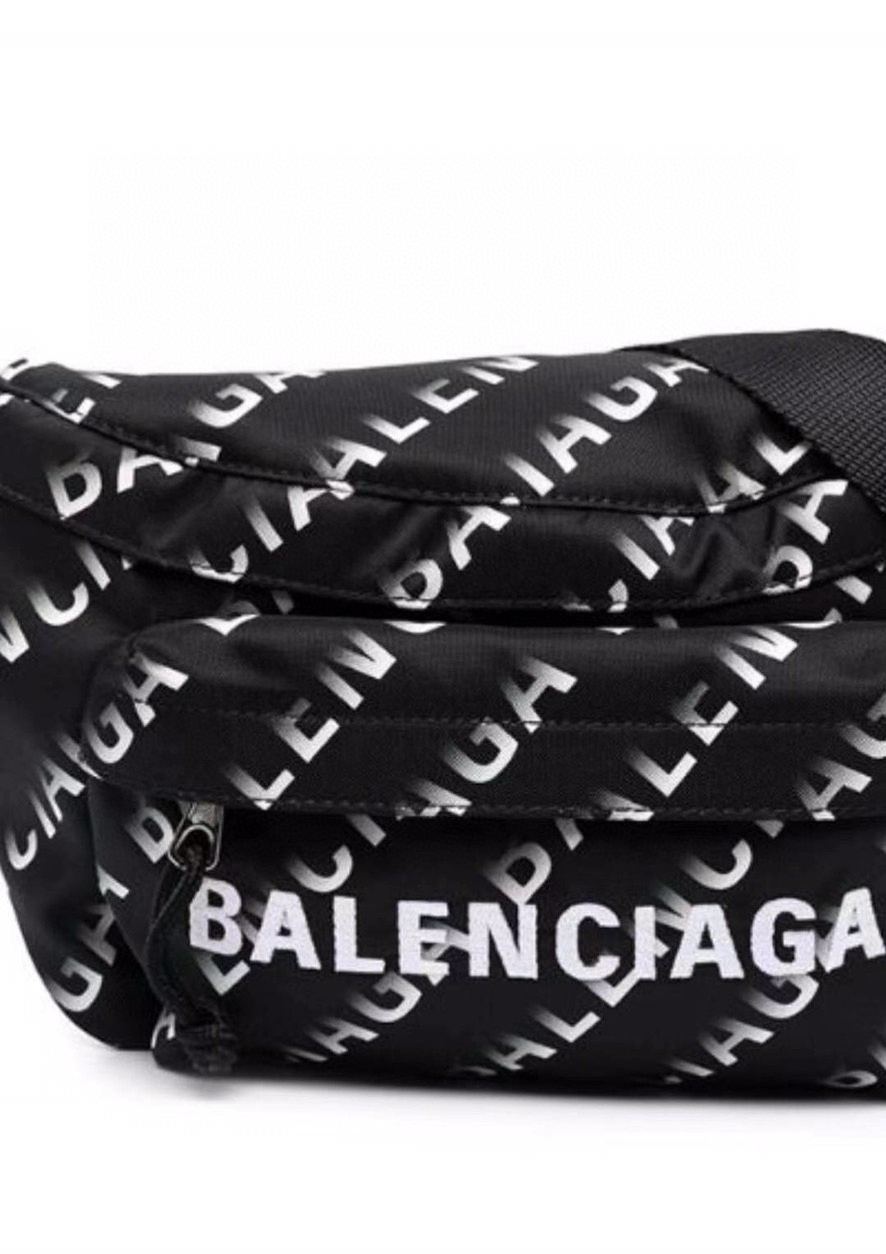 バレンシアガ「Balenciaga」CELINE TRIOMPHE バーチャルグラフィティ ウエストバッグ