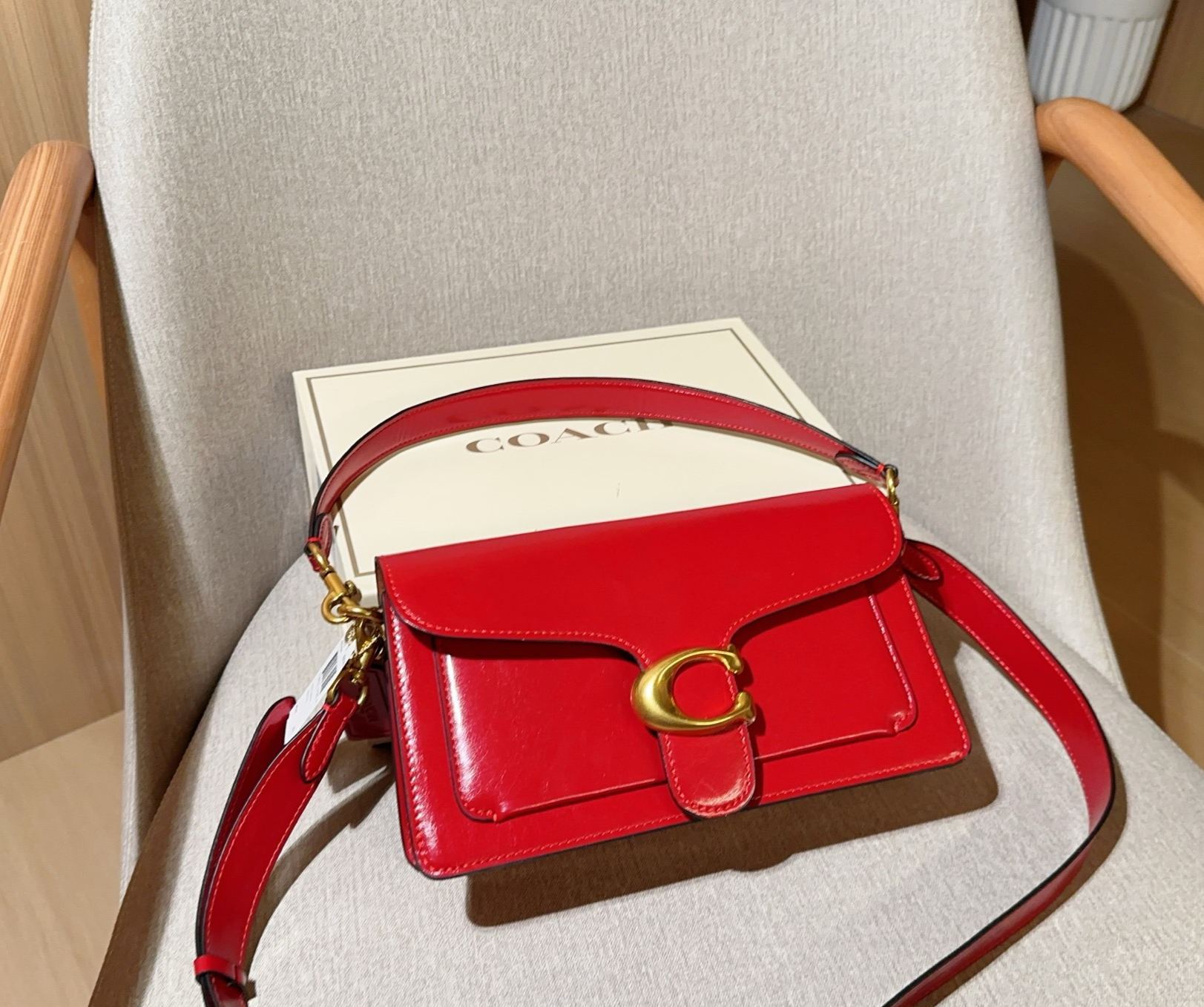 コーチ「Coach」Tabby オイルドレザー ショルダーバッグ