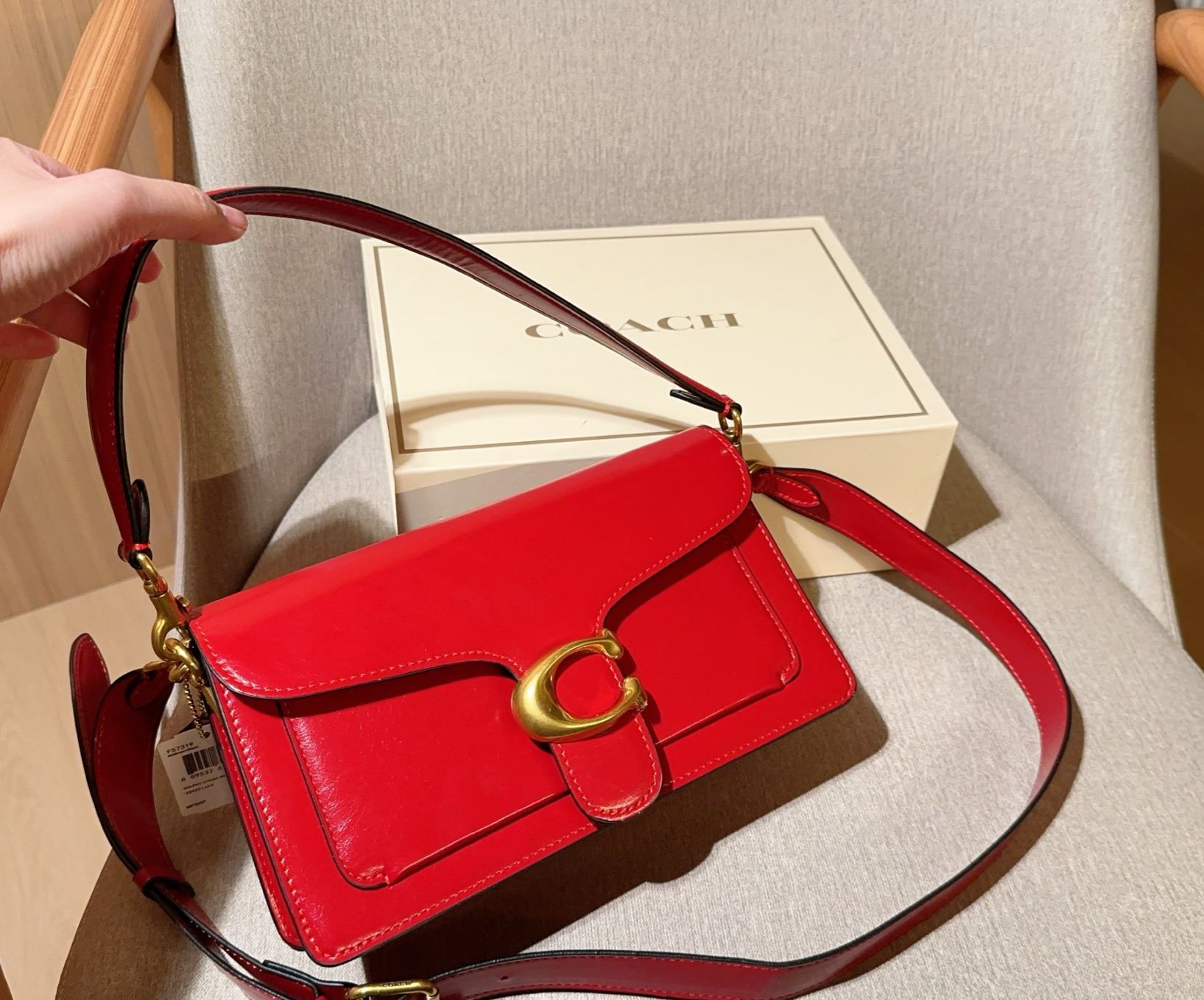 コーチ「Coach」Tabby オイルドレザー ショルダーバッグ