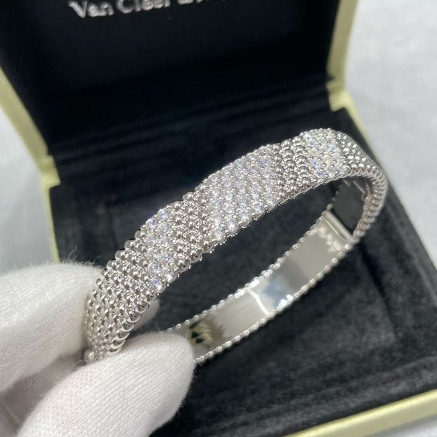 ヴァン クリーフ＆アーペル「Van Cleef & Arpels」