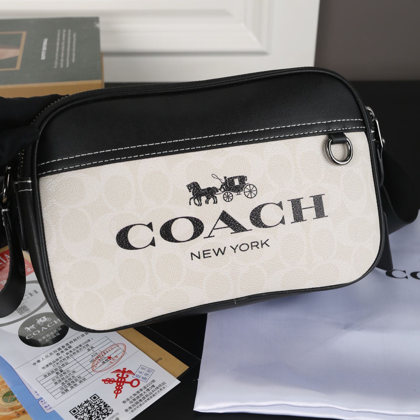 コーチ「Coach」コーチ グラハム カメラバッグ