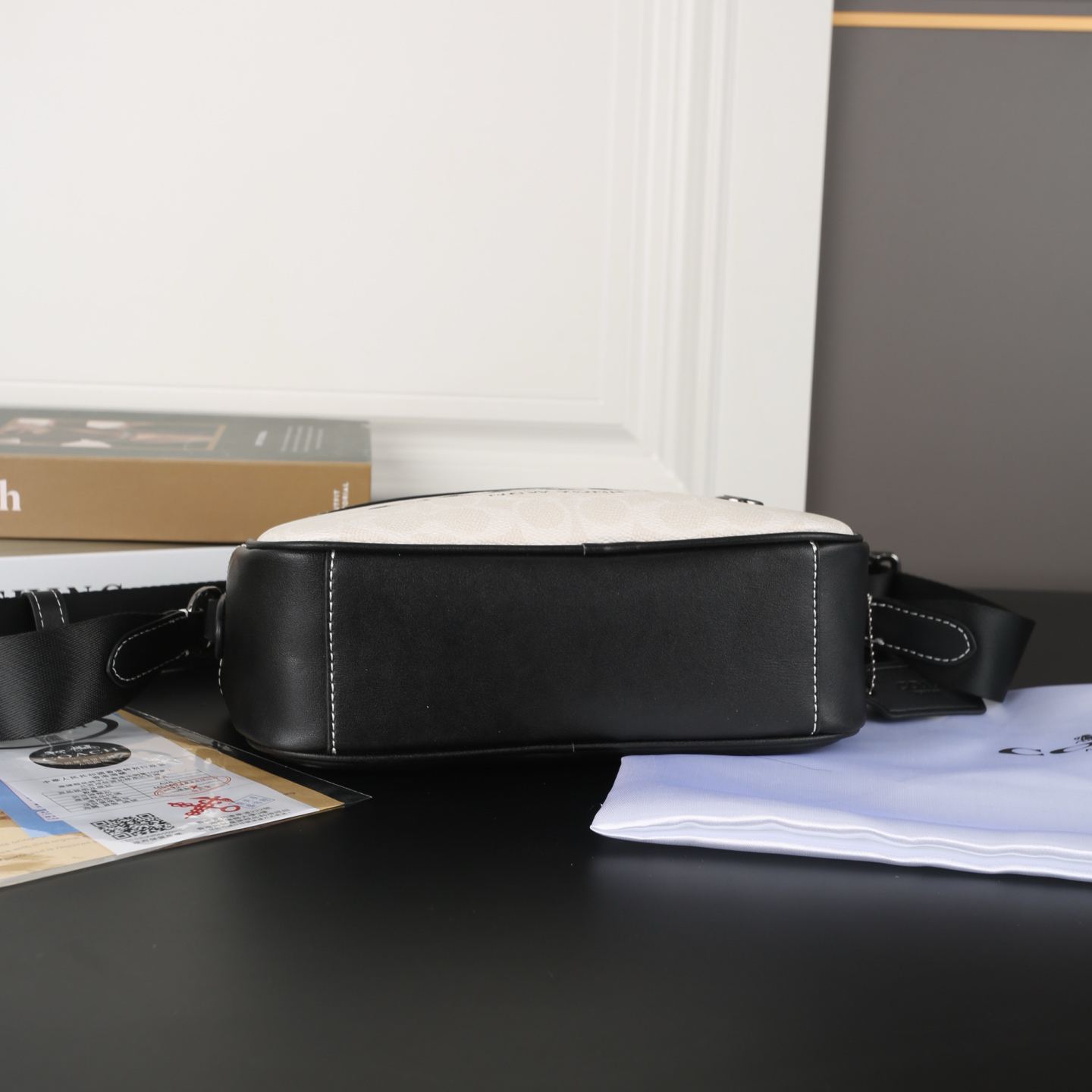 コーチ「Coach」コーチ グラハム カメラバッグ