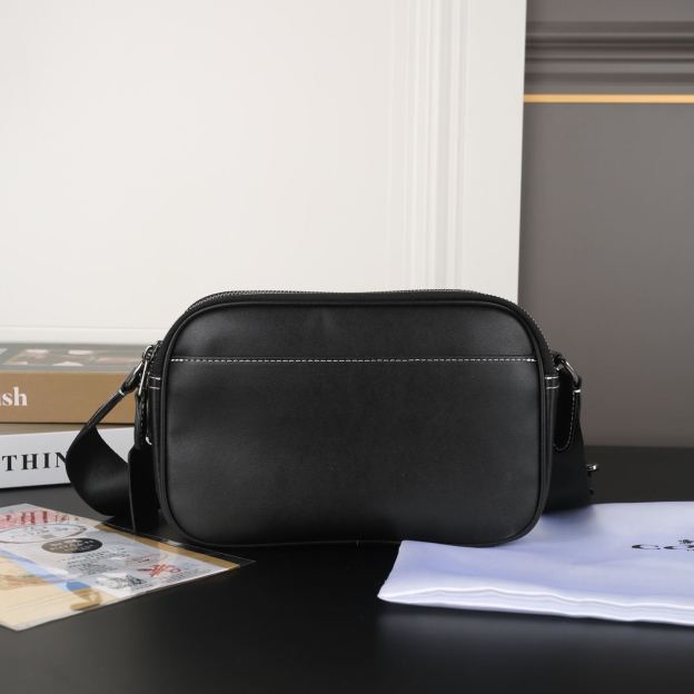 コーチ「Coach」コーチ グラハム カメラバッグ