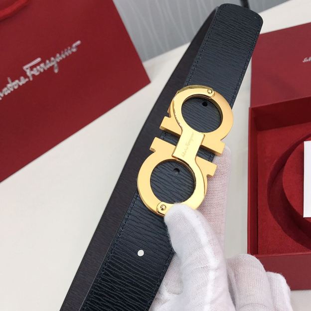 フェラガモ「Ferragamo」リバーシブルベルト「デュアルバックル」