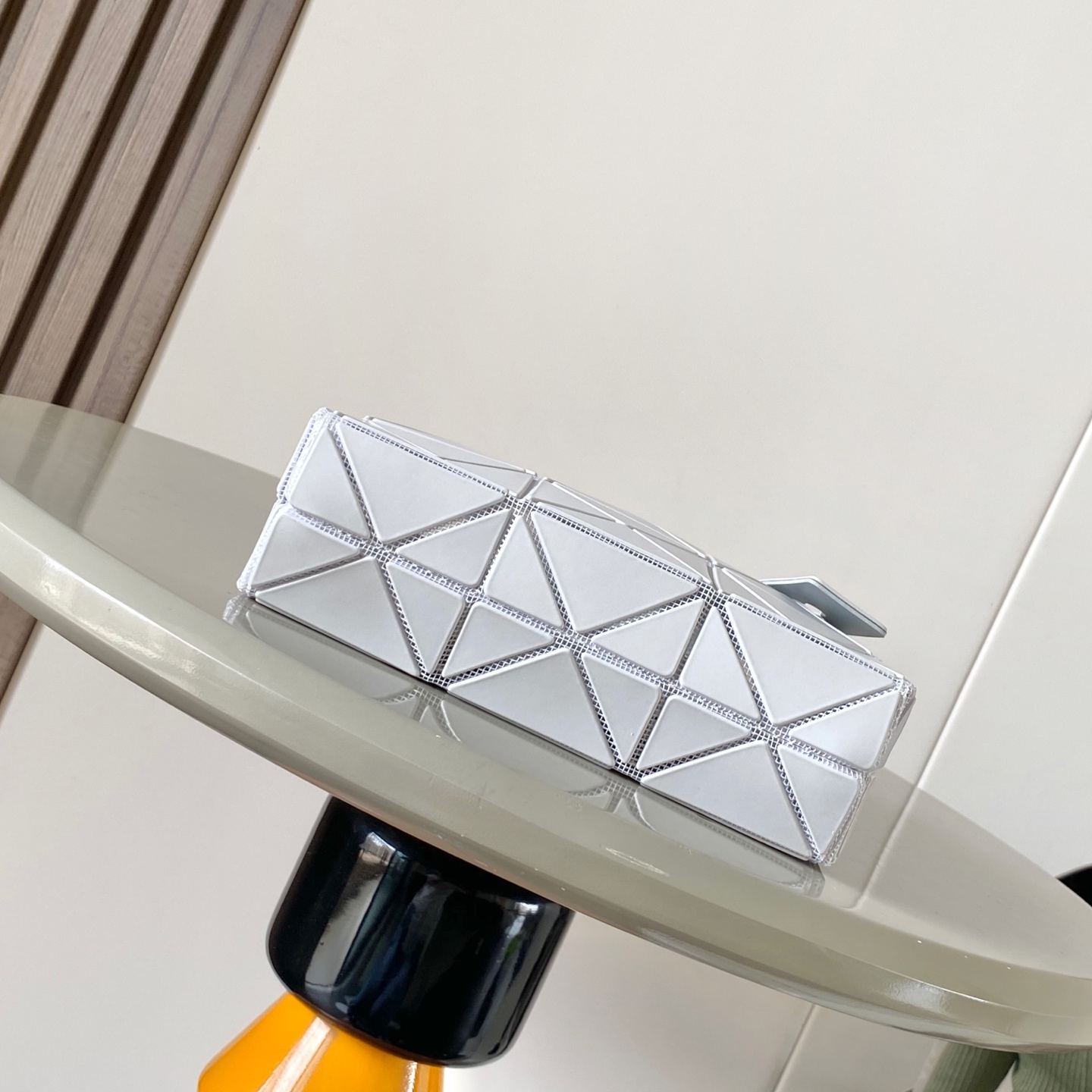 イッセイ・ミヤケ「Issey Miyake」CARAT ダイヤモンドバッグ