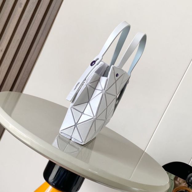 イッセイ・ミヤケ「Issey Miyake」CARAT ダイヤモンドバッグ