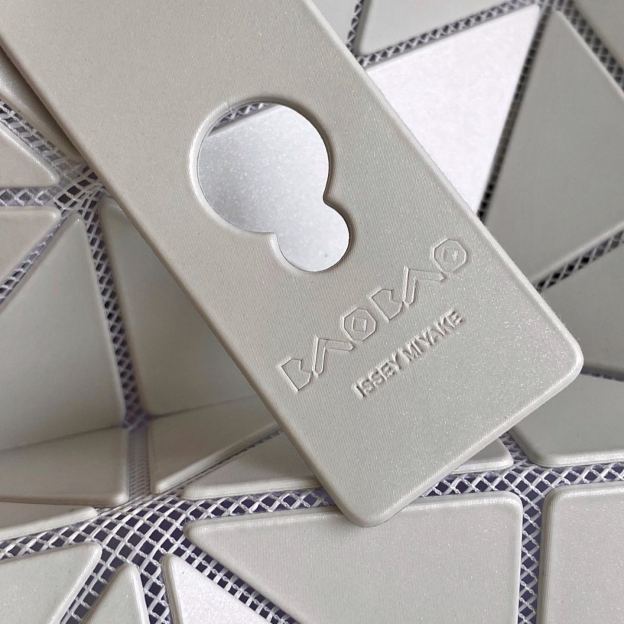 イッセイ・ミヤケ「Issey Miyake」CARAT ダイヤモンドバッグ