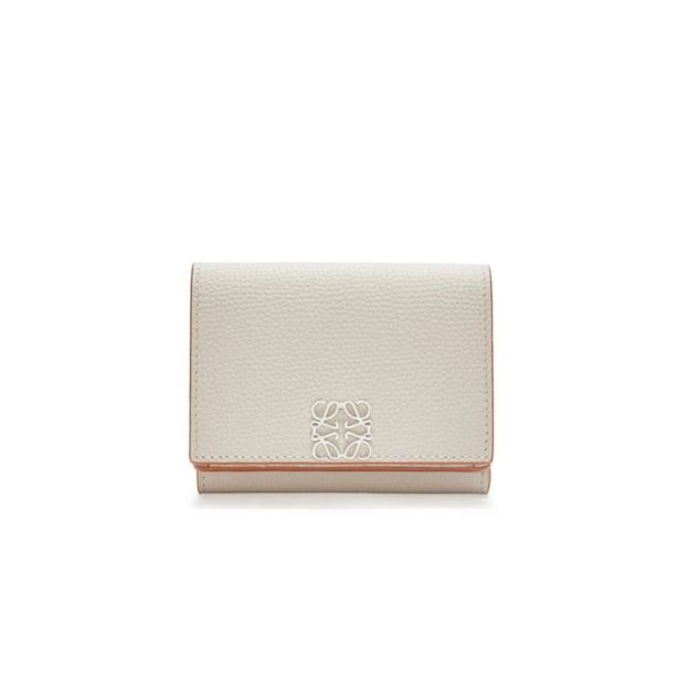 ロエベ「LOEWE」アナグラム トライフォールド ウォレット（ペブルグレインカーフ）
