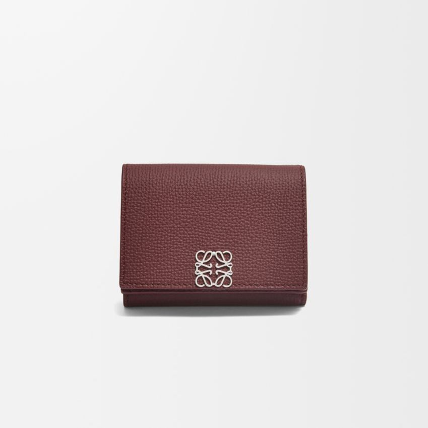 ロエベ「LOEWE」アナグラム トライフォールド ウォレット（ペブルグレインカーフ）
