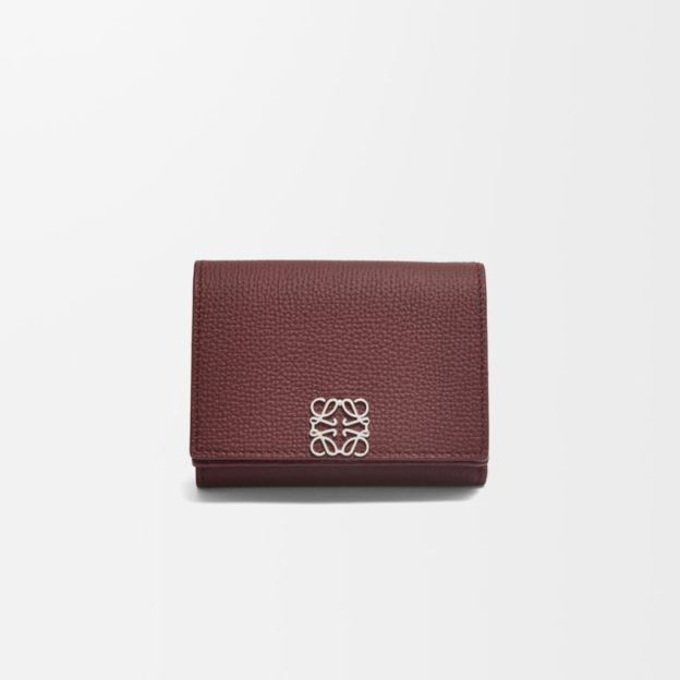 ロエベ「LOEWE」アナグラム トライフォールド ウォレット（ペブルグレインカーフ）