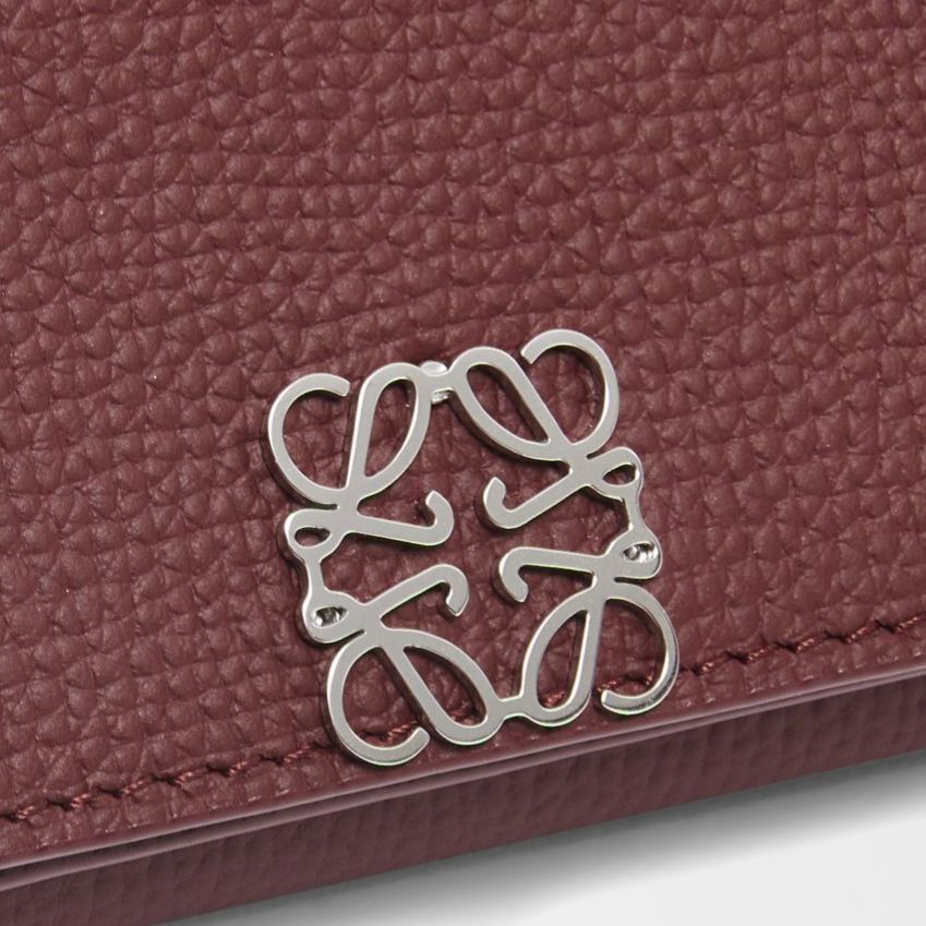 ロエベ「LOEWE」アナグラム トライフォールド ウォレット（ペブルグレインカーフ）