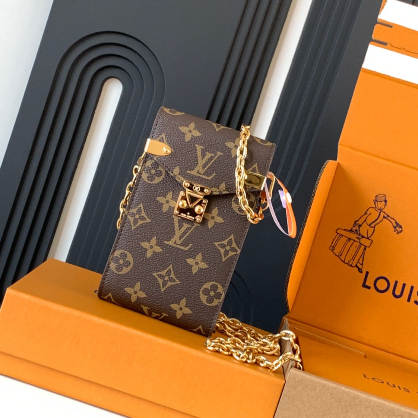 ルイ・ヴィトン「Louis Vuitton」フォン ポーチ・メティス – ISETAN