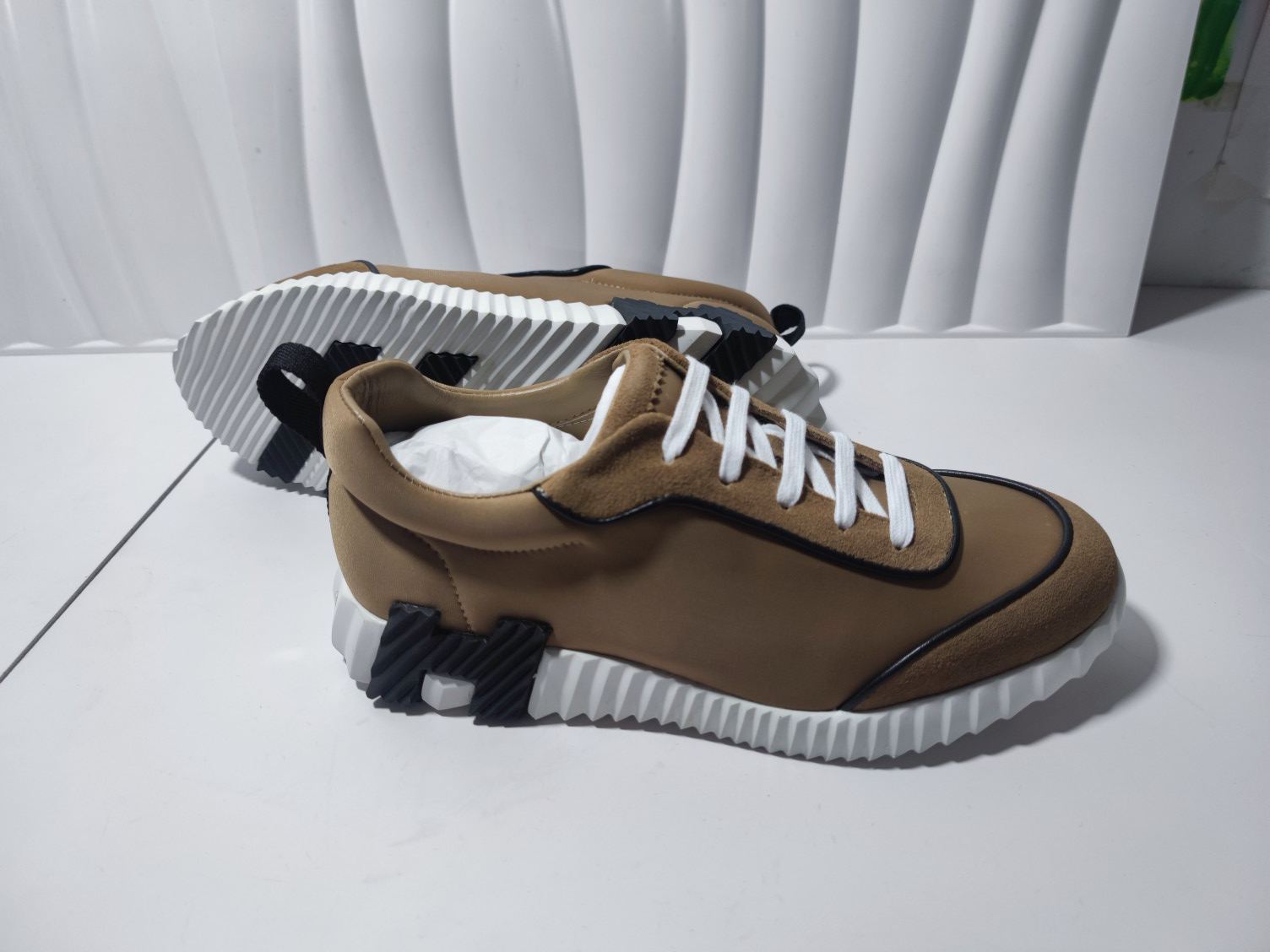 エルメス［Hermès］テックフュージョン スニーカー