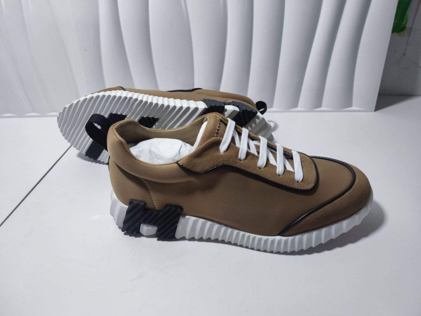 エルメス［Hermès］テックフュージョン スニーカー