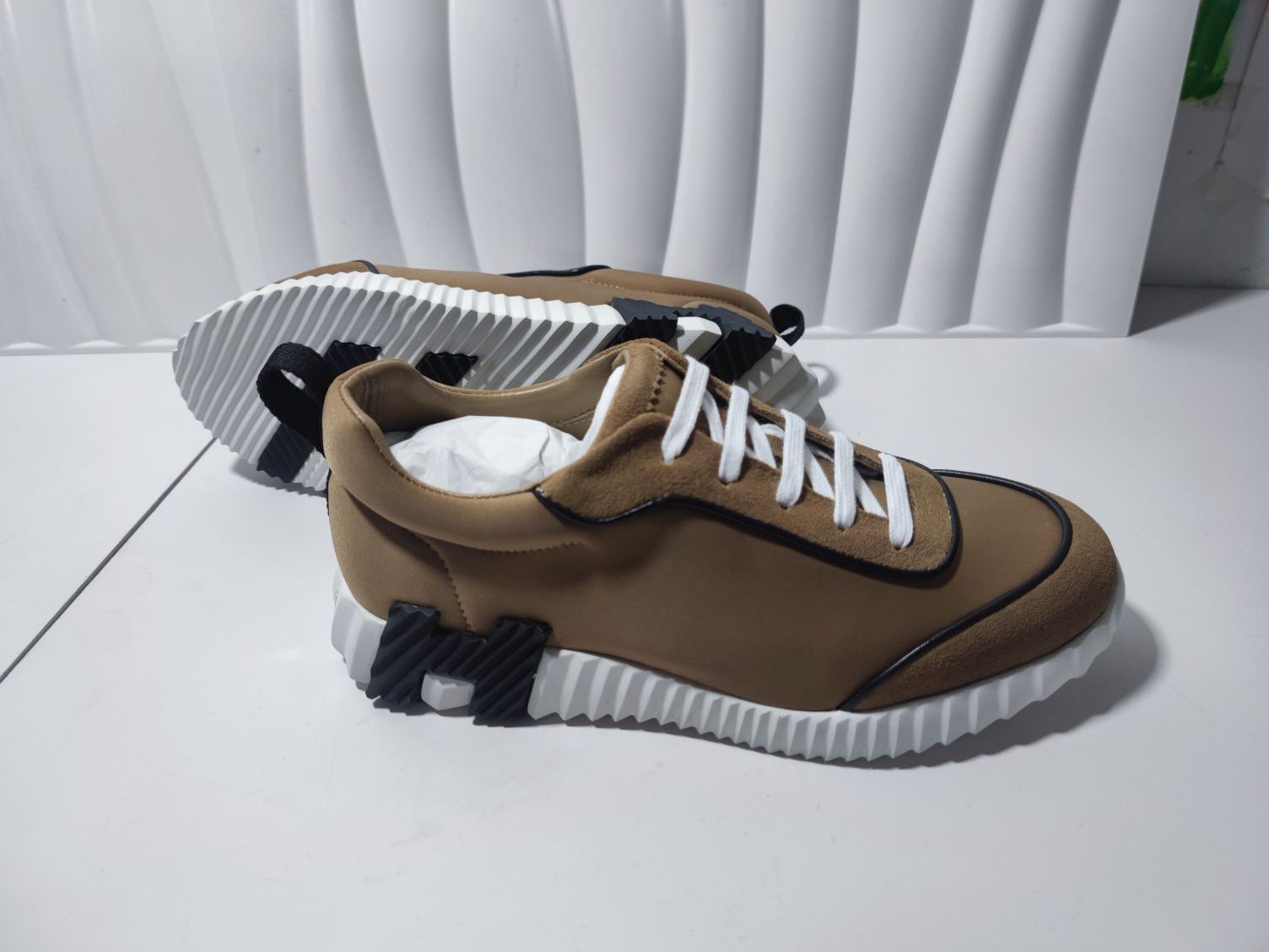 エルメス［Hermès］テックフュージョン スニーカー