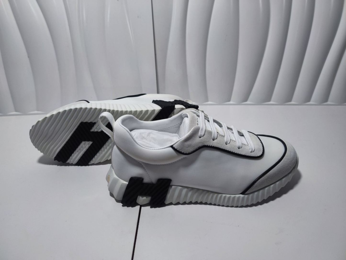 エルメス［Hermès］テックフュージョン スニーカー