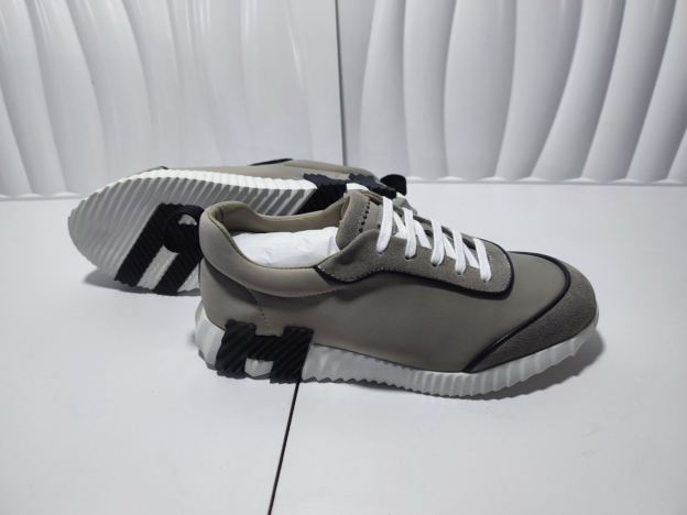 エルメス［Hermès］テックフュージョン スニーカー