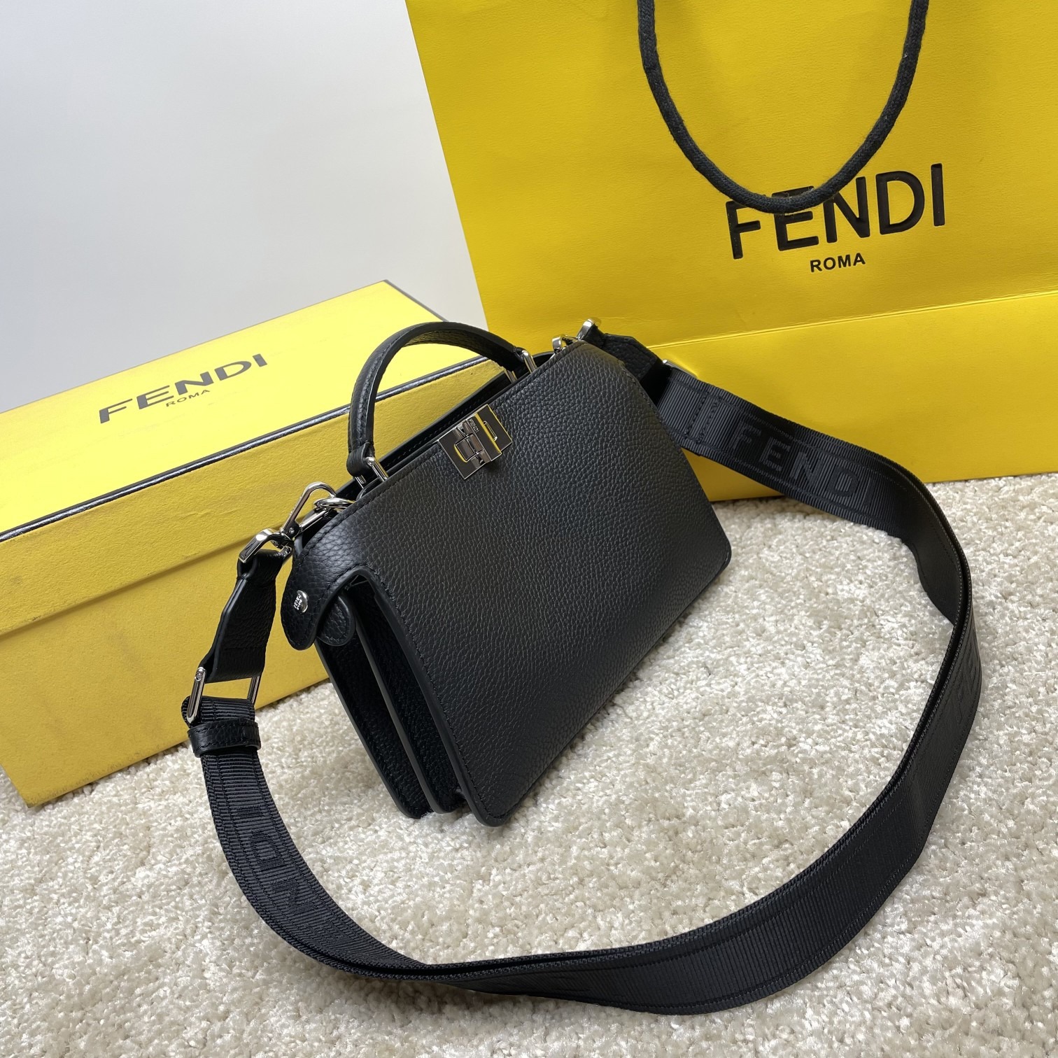 フェンディ「Fendi」高級メンズショルダーバッグイタリアハンドバッグ