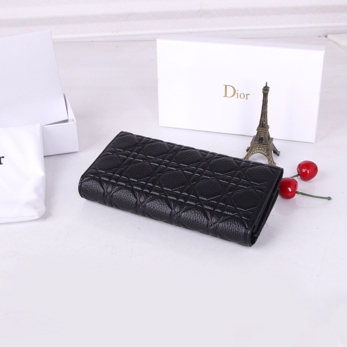 ディオール「Dior」Caro Orchid ロングウォレット