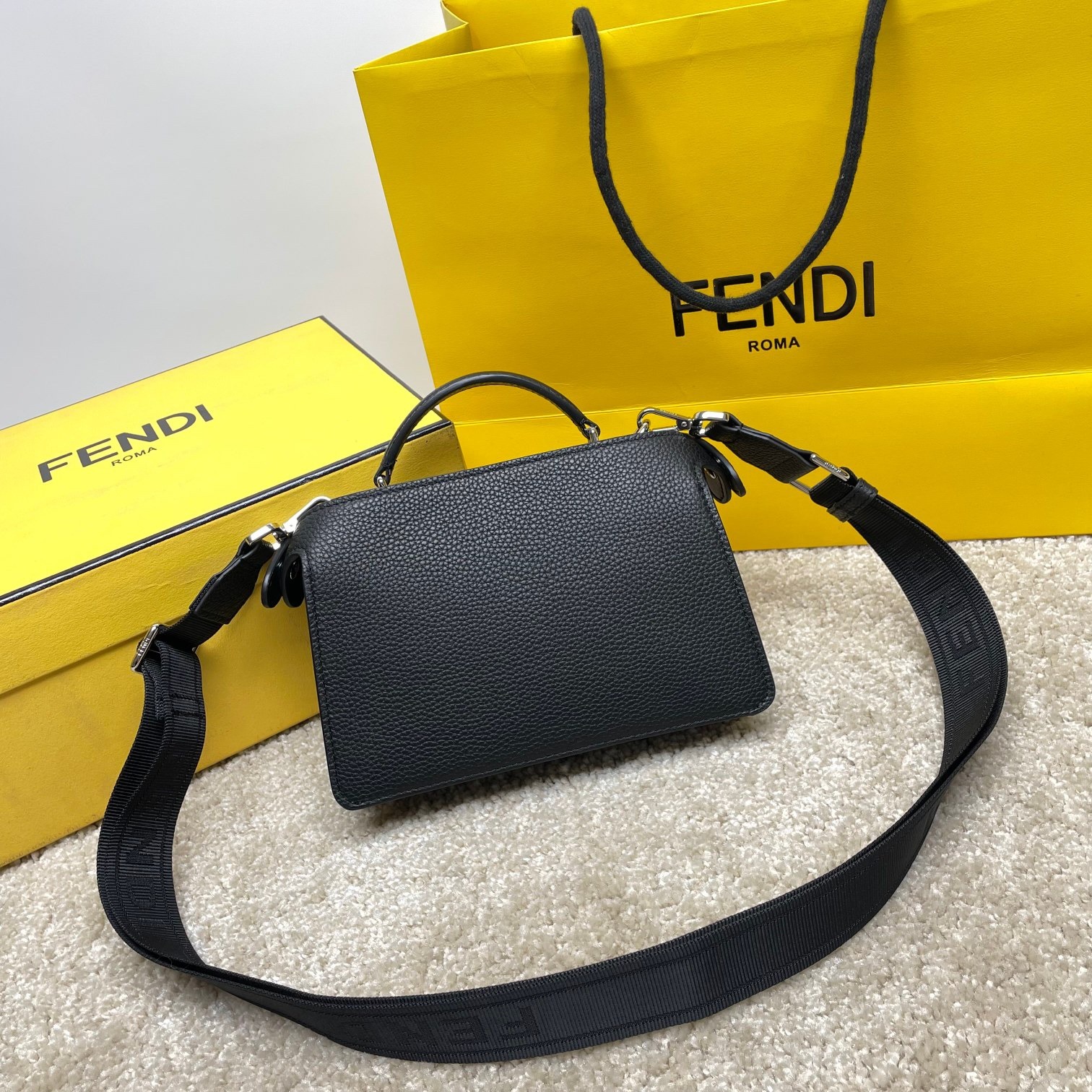 フェンディ「Fendi」高級メンズショルダーバッグイタリアハンドバッグ