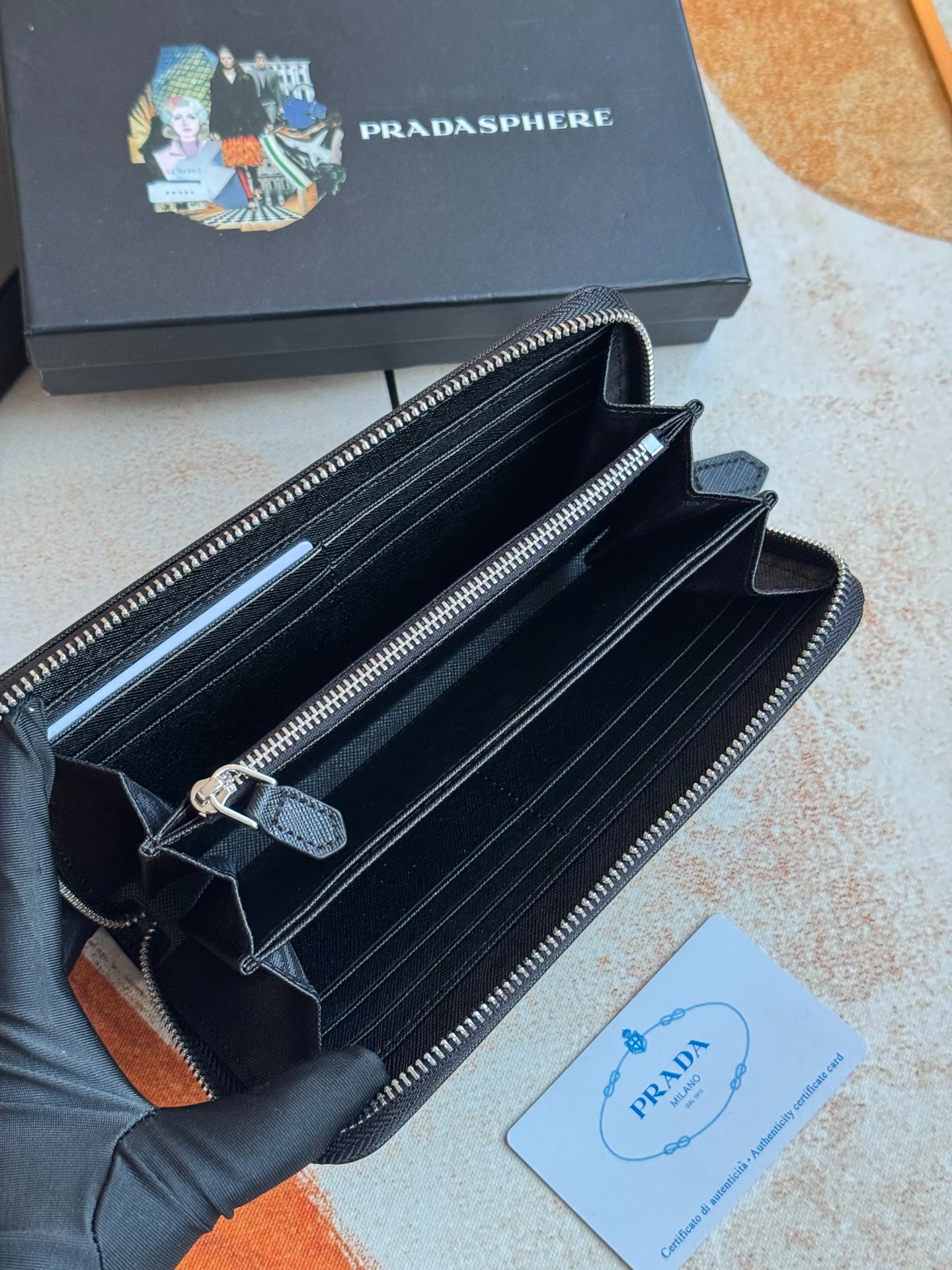 PRADA(プラダ) サフィアーノレザー 財布 ブラック – ISETAN