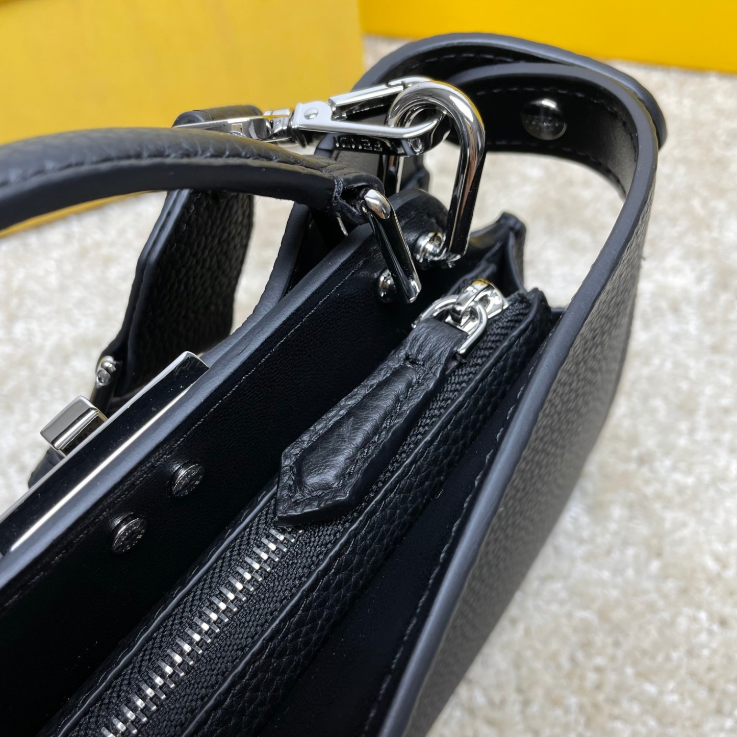 フェンディ「Fendi」高級メンズショルダーバッグイタリアハンドバッグ