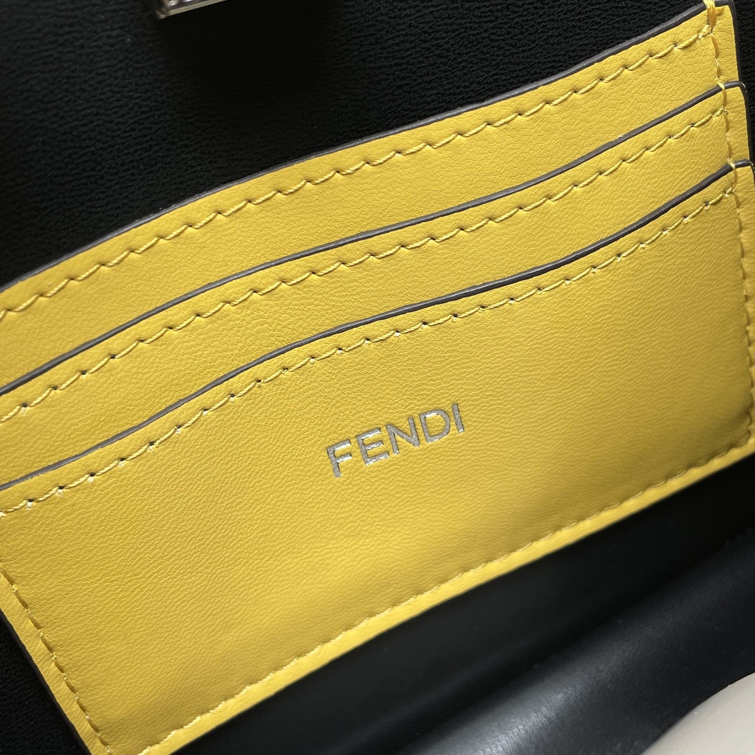 フェンディ「Fendi」高級メンズショルダーバッグイタリアハンドバッグ