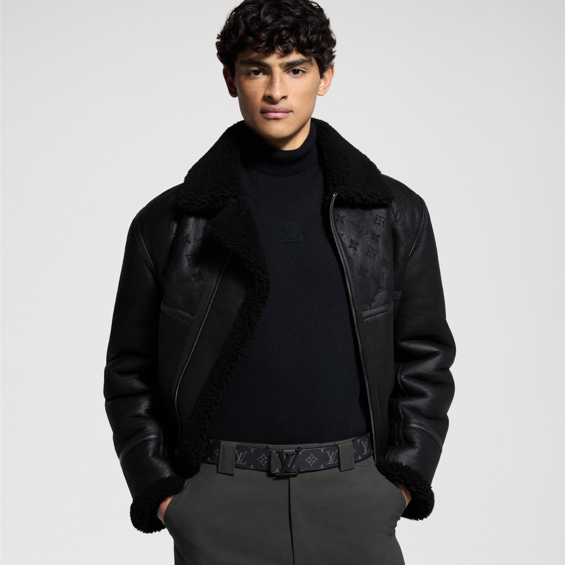 ルイ・ヴィトン(Louis Vuitton) ベルト･LV イニシャル 40MM