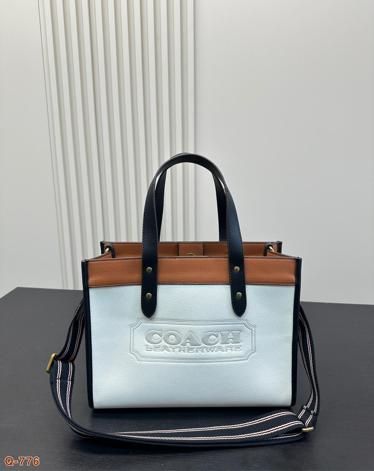 コーチ(Coach)クラシックトートバッグ