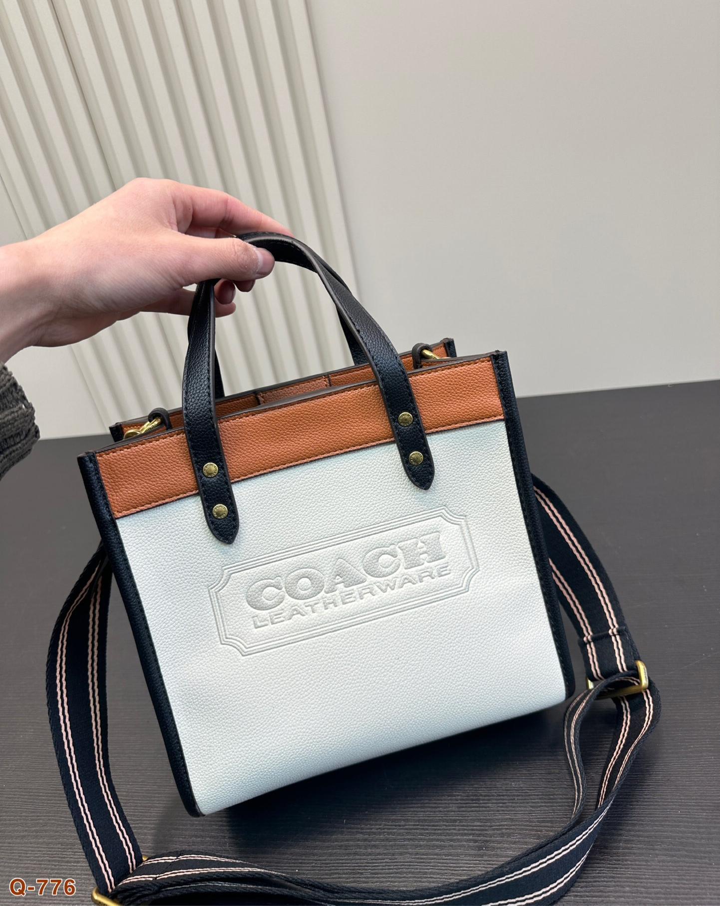 コーチ(Coach)クラシックトートバッグ