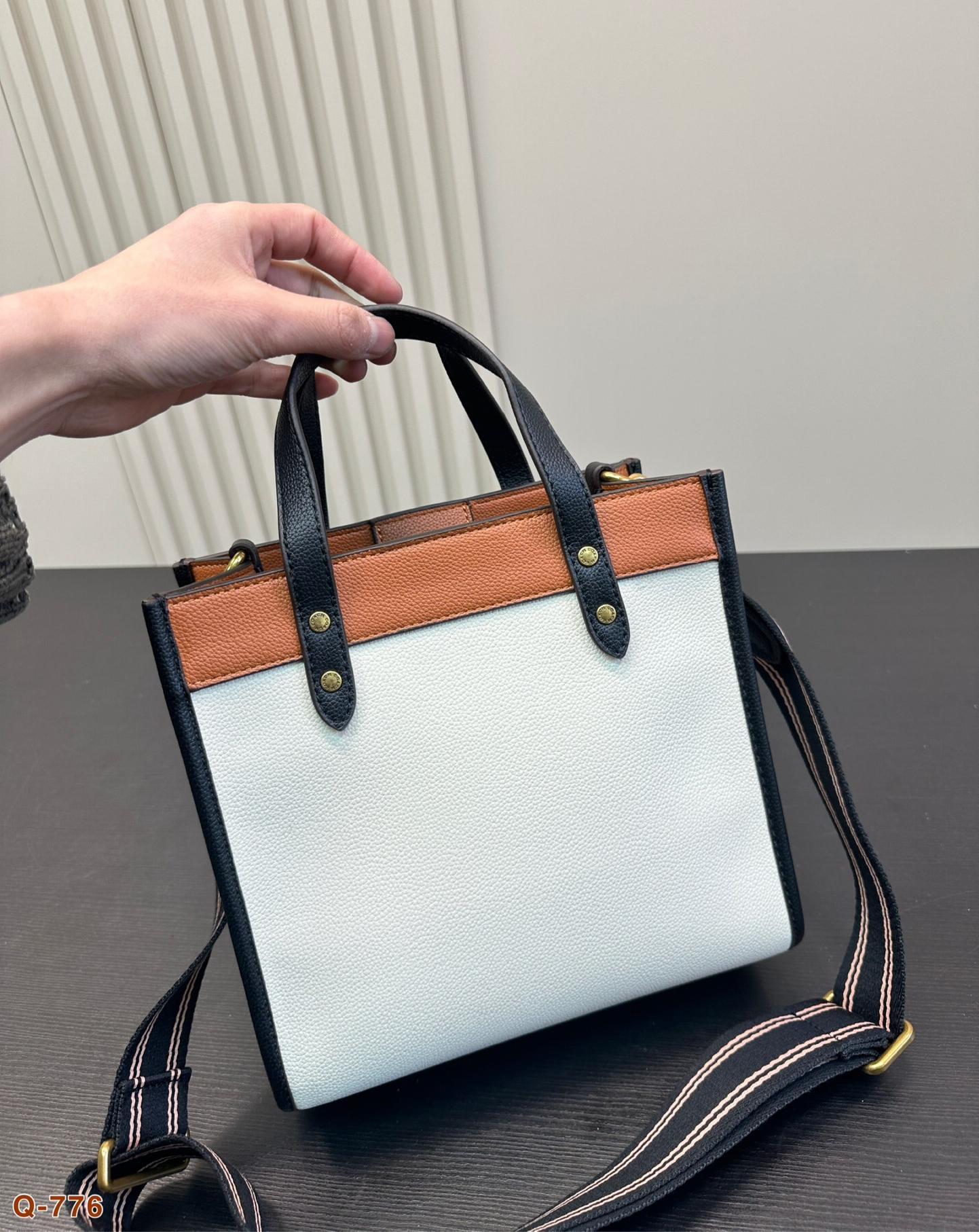 コーチ(Coach)クラシックトートバッグ