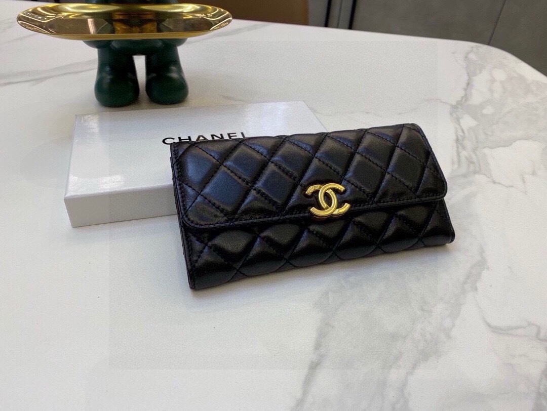 シャネル(Chanel) ラムスキン フラップ ウォレット 財布