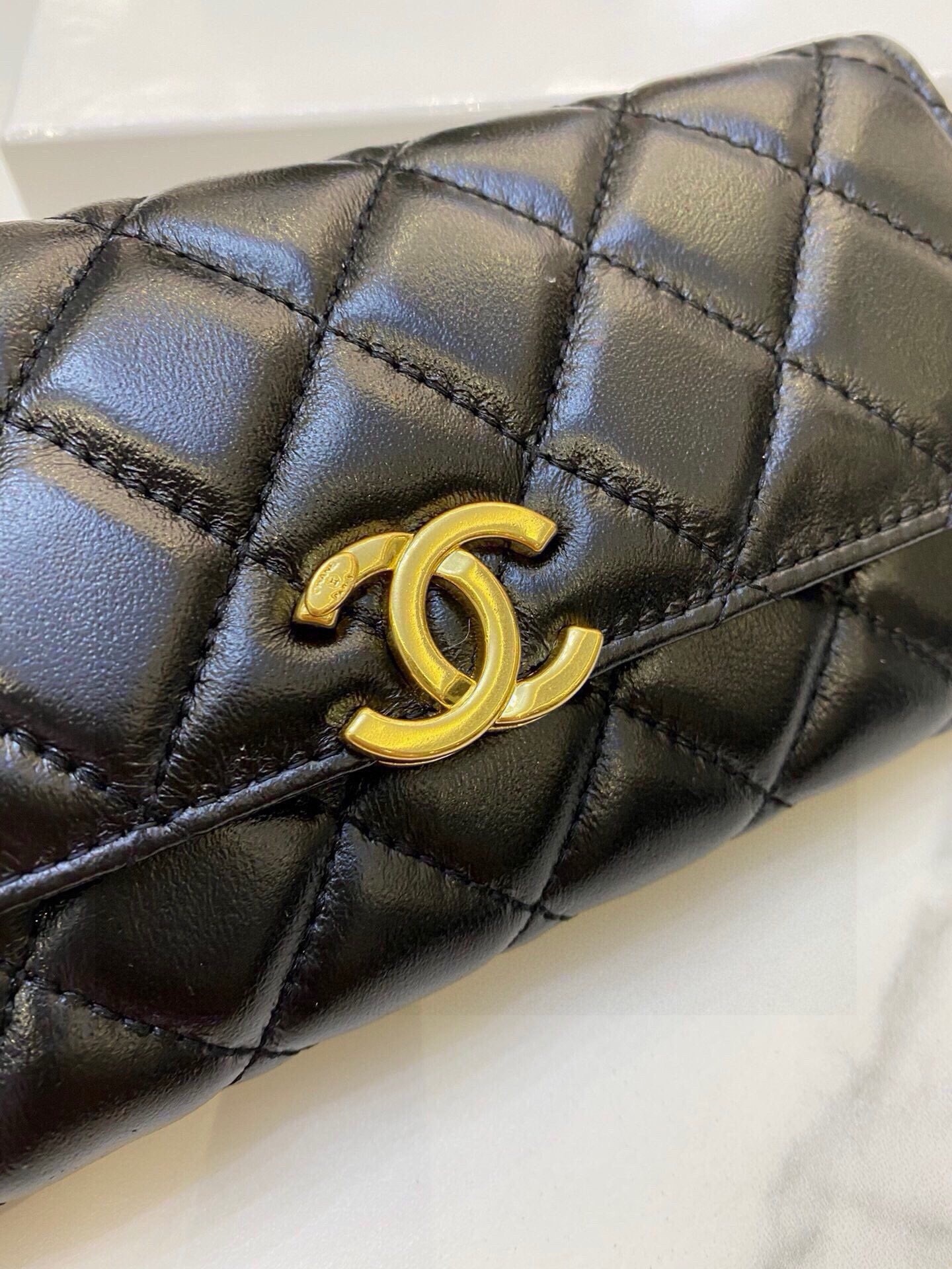 シャネル(Chanel) ラムスキン フラップ ウォレット 財布