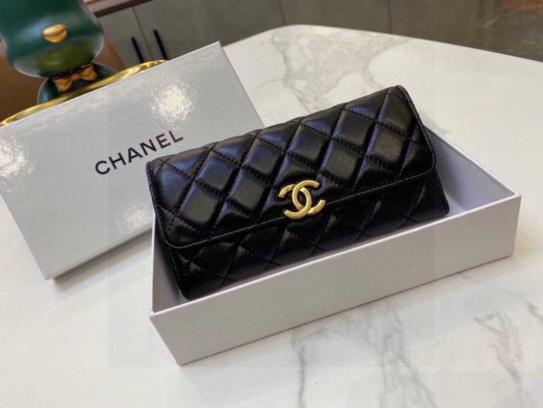 シャネル(Chanel) ラムスキン フラップ ウォレット 財布