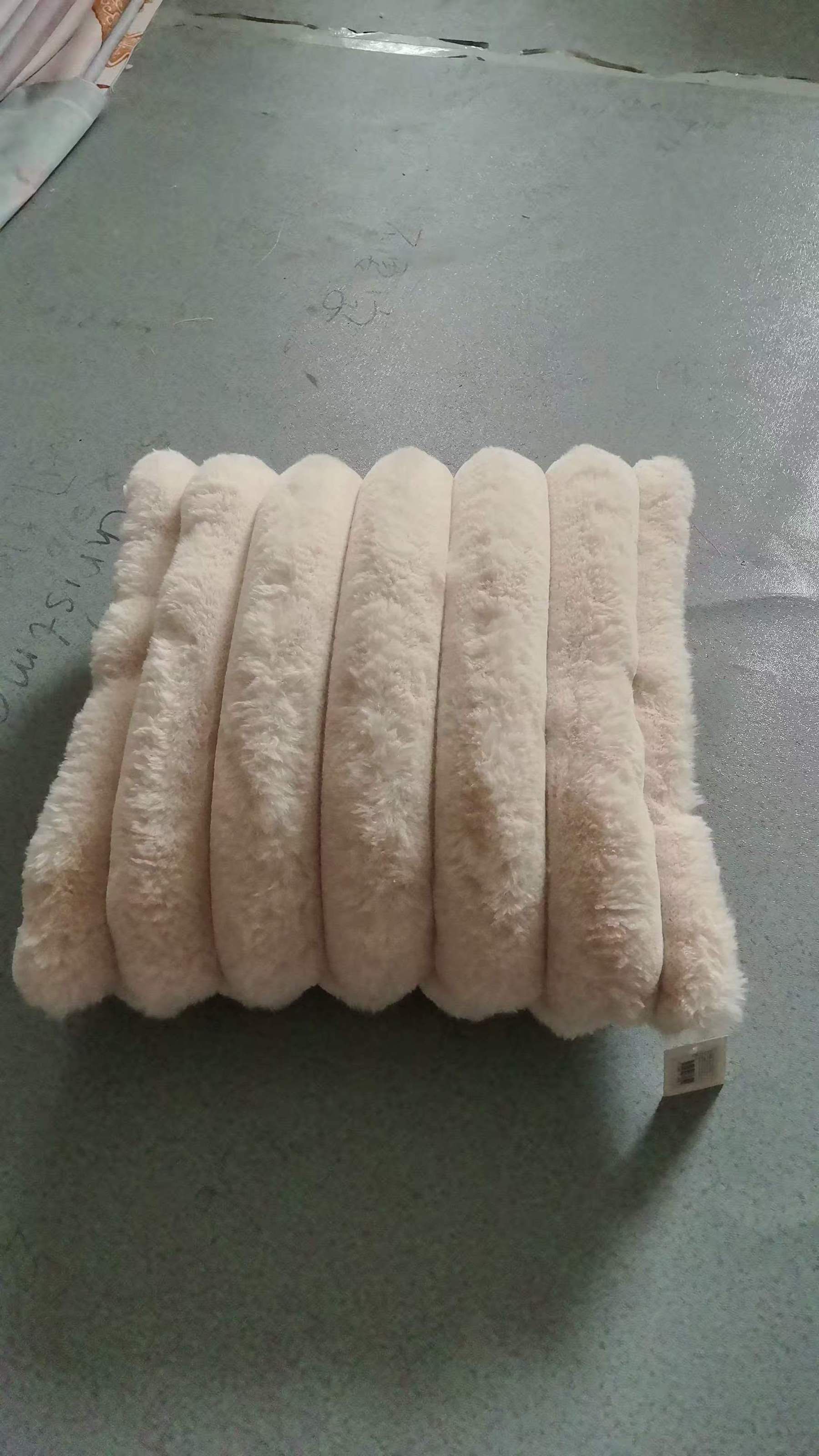 HOUZE - Momo Cushions Ribbed Series