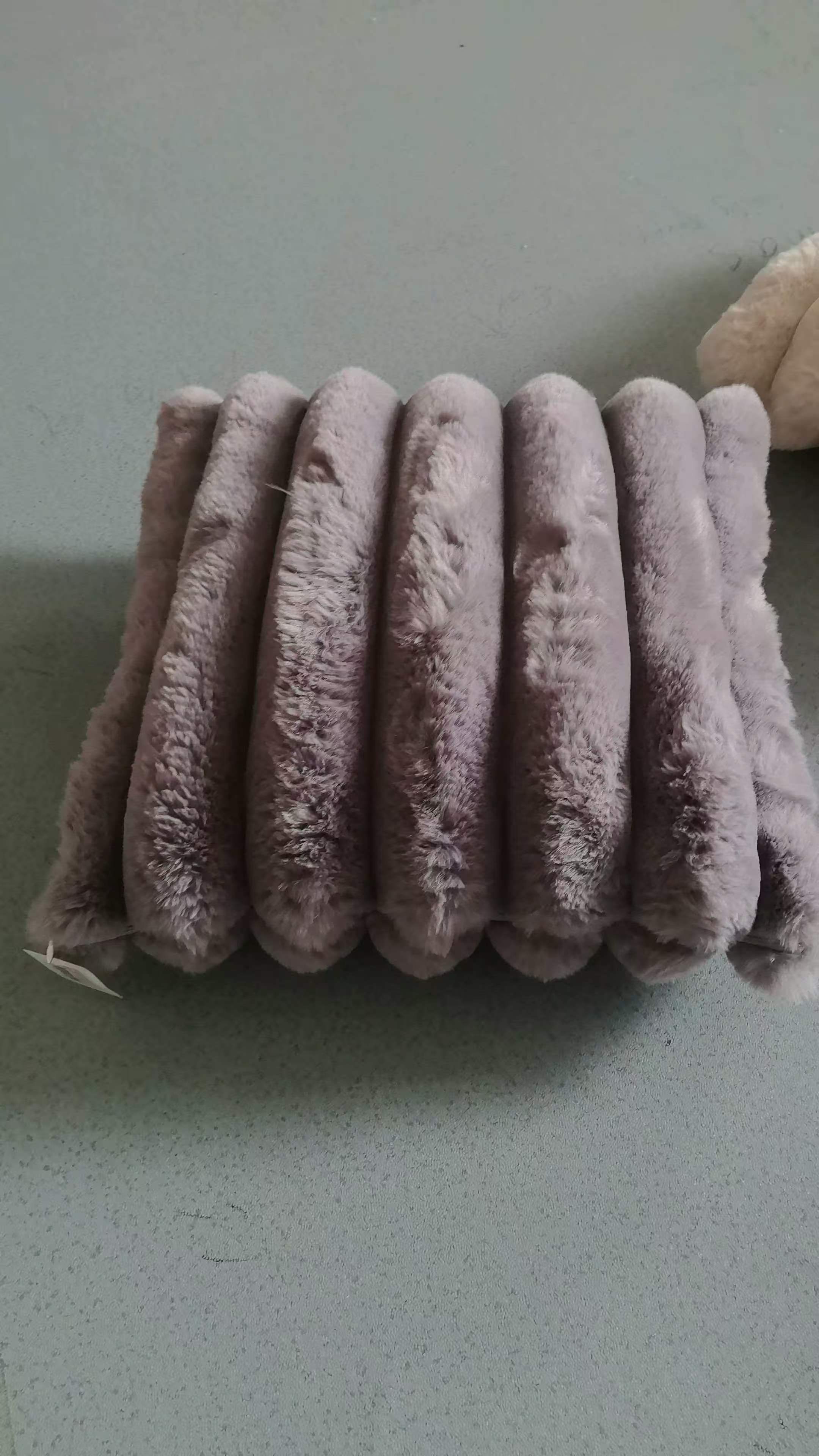 HOUZE - Momo Cushions Ribbed Series